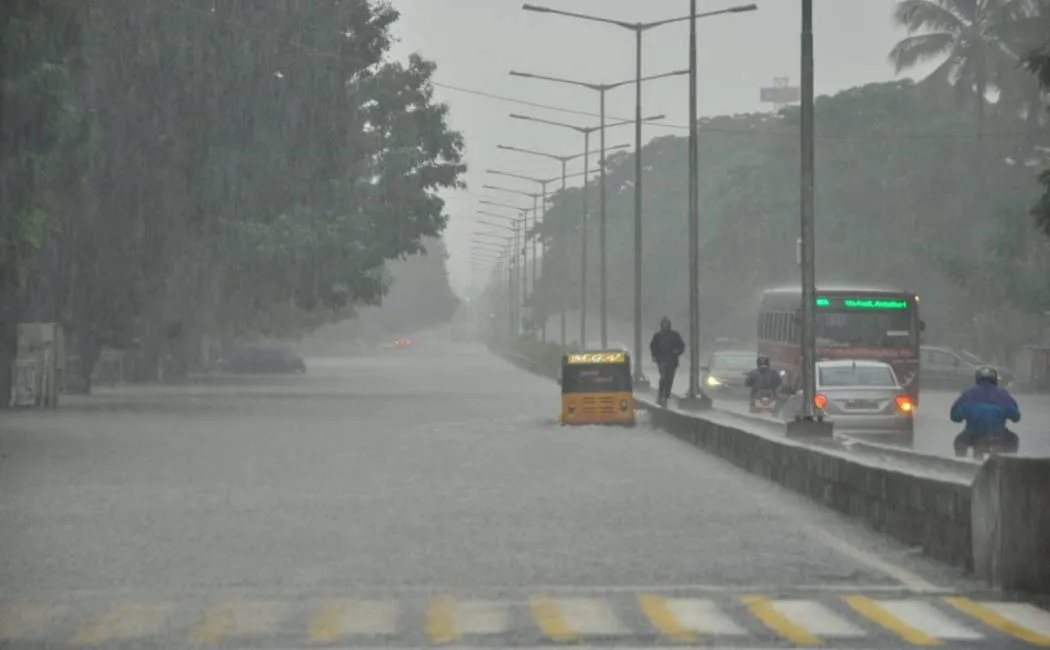 'Five districts likely to receive heavy rains today' - Meteorological Center